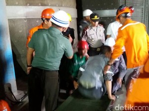 7 Orang yang Terjebak di Cerobong Asap Berhasil Dievakuasi