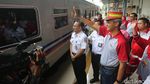 Gubernur Ganjar Lepas Pemudik di Stasiun Senen