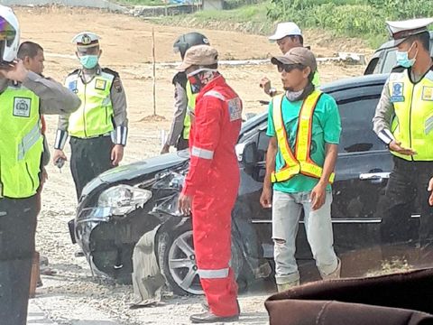   Kecelakaan Sedan Terjadi di Tol Darurat Brebes-Gringsing.