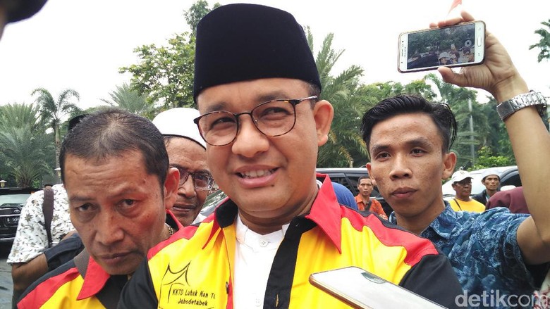 Jelang Pelantikan, Anies Baswedan Boyong Ibunda ke Jakarta Jelang Pelantikan, Anies Baswedan Boyong Ibunda ke Jakarta