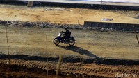 Jalan tol sepanjang 58,5 km ini dibangun dalam 6 seksi ini, yang akan menjadi penunjang Bandara Kertajati di Jawa Barat.