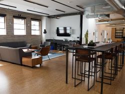 Ironis! Kantor Semewah Ini Dicuekin Karyawan