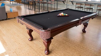 Yahoo misalnya, pada 2013 ketika Marissa Mayer menjabat sebagai CEO-nya, dikenal dengan salah satu kebijakannya yang mengharuskan ke kantor.  Foto: Scott Beale/scottbeale.org