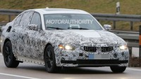 Bagian depan terlihat lebih pendek dan juga lebar dari model yang sebelumnya ada sehingga tampilan seri 3 lebih sporty. Meski sulit menebak tampilan interiornya, seperti sebelum-sebelumnya akan dilengkapi dengan sistem infotainment digital lengkap. Foto: Pool (Motorauthority)