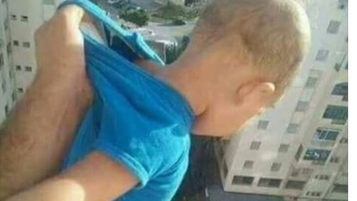 Bayi Diayun-ayun dari Lantai 15 Demi Mendapat Like di Facebook