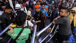 Pemudik Padati Stasiun Pasar Senen