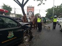 Ringsek, Ini Penampakan Mobil Kejari Depok yang Dibajak Napi