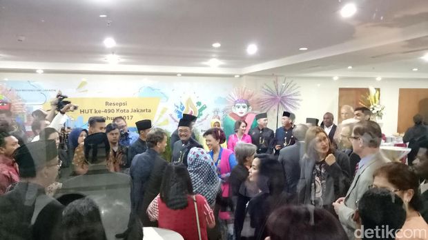  Jamuan makan malam rangkaian HUT DKI Jakarta