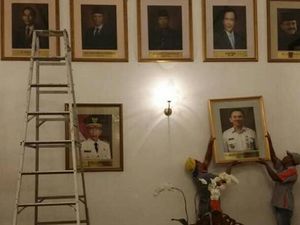 Djarot: Ahok Pilih Foto yang Dipasang di Jajaran Mantan Gubernur