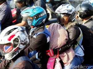 Suasana Pemudik Roda Dua Arah Kalimalang-Karawang