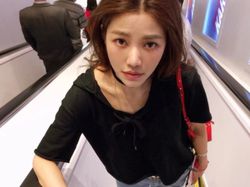 Masih Cantik Seperti ABG, Tebak Usia Wanita Ini?