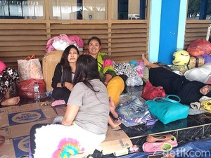 Pemudik Tujuan Sapeken Terlantar di Pelabuhan Tanjungwangi