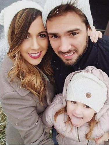 Menikah, Pria Ini Buat Lamaran Romantis untuk Anak Kekasihnya