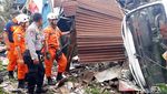 Mobil Tabrak Kios di Jalur Mudik Cileunyi
