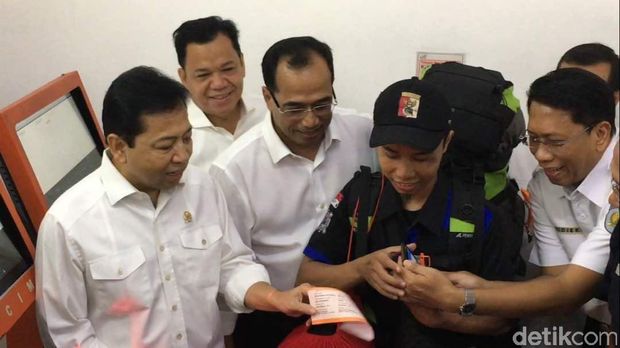 Ketua DPR dan Menhub sidak di Senen / 