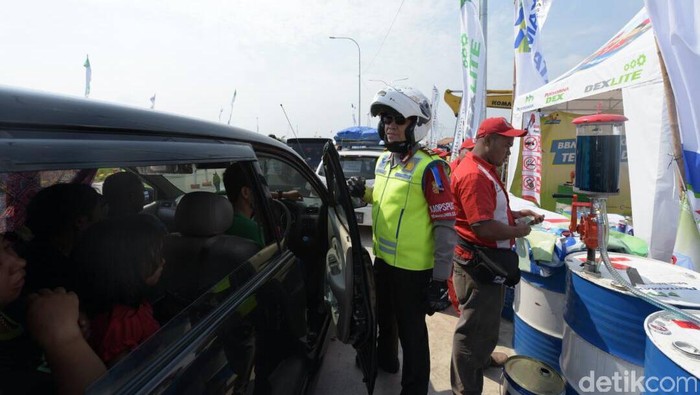 Lewat Tol Darurat Brebes-Gringsing, Jaga Kecepatan 40 Km Per Jam