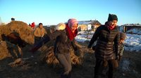 Muslimah 'Perkasa' Pemburu dengan Elang dari Kazakhstan