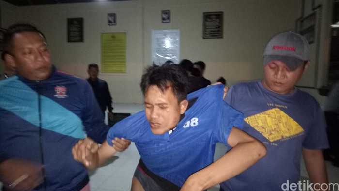 Polisi Minta Warga Kembalikan Uang yang Disebar di Jalanan Palembang