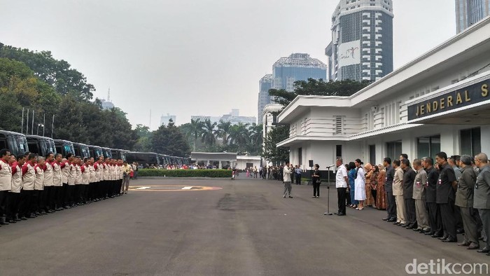 Lepas Mudik Keluarga Besar Kemhan, Ryamizard: Kembali Tepat Waktu