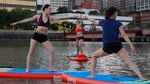 Serunya Yoga di Atas Air