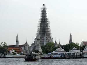 Unggah Foto Pamer Bokong di Kuil Bangkok, 2 Turis AS Ditahan