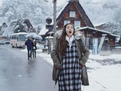 Masih Cantik Seperti ABG, Tebak Usia Wanita Ini?