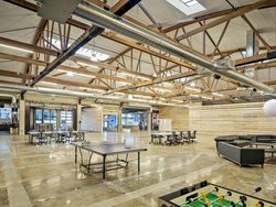 Ironis! Kantor Semewah Ini Dicuekin Karyawan