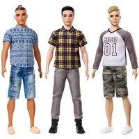 Kecintaannya pada boneka Ken sudah muncul saat usia Jonny Dylan baru lima tahun. Rambut Ken yang pirang, dengan mata biru dan bulu mata hitam dan kulit cokelat, Ken adalah sosok ideal bagi Jonny. Foto: Dok. Mattel