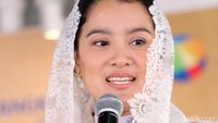 Marcella Zalianty saat ditemui di Masjid Al Barkah, Bandara Soekarno Hatta, Tangerang pada Rabu (21/6).