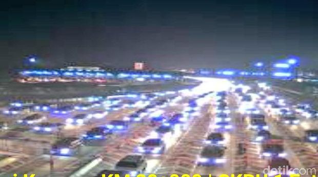 Foto antrean di Gerbang Tol Cikarang Utama/TmcPoldaMetro