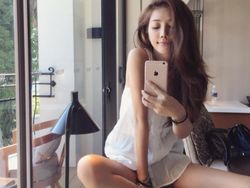 Masih Cantik Seperti ABG, Tebak Usia Wanita Ini?