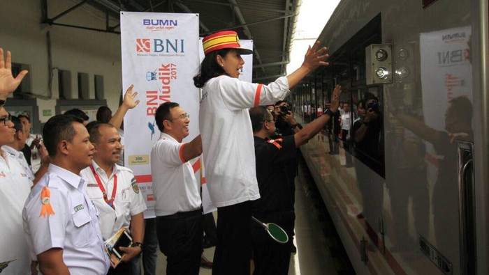 Rini Lepas Pemudik Pakai Kereta Premium Gratis