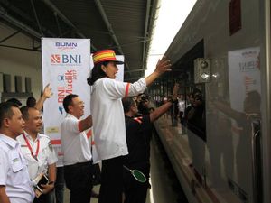 Rini Lepas Pemudik Pakai Kereta Premium Gratis