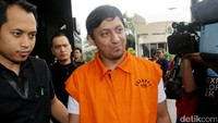 Hari ini dilakukan pelimpahan tahap kedua dari penyidikan ke penuntutan untuk tersangka Fahd El Fouz. Setelah ini akan dilakukan penyusunan dakwaan dan pelimpahan ke pengadilan. KPK akan menunggu jadwal sidang dari pengadilan.