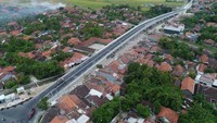 Keempat flyover ini dibangun di atas perlintasan sebidang kereta api di Klonengan-Prupuk, Dermoleng-Ketanggungan, Kretek-Paguyangan, dan Kesambi. Tampak foto Flyover Klonengan. Pool/Dok. Kementerian PUPR.