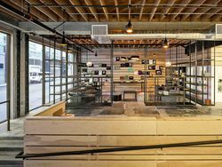 Ironis! Kantor Semewah Ini Dicuekin Karyawan