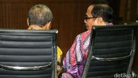 Irman (kanan) dan Sugiharto menjalani sidang pembacaan tuntutan di Pengadilan Tipikor, Jl Bungur Besar Raya, Jakarta Pusat, Kamis (22/6/2017).