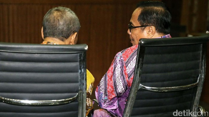 Eks Dirjen Dukcapil Bantah Suruh Johanes Tan Bantu Andi Narogong