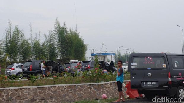Masuk Tol Cipali, Pemudik Sudah Disambut Macet dari KM 75