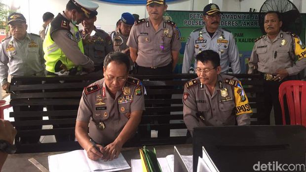 Wakapolda Metro Cek Pengamanan Mudik di Terminal Kalideres