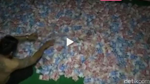 Kades Nono Tidur di Atas Uang Rp 1 M, Inikah Bisnisnya?