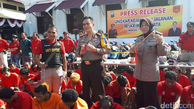 Puluhan Penjahat Jalanan di Surabaya Dibekuk