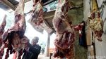 Pedagang Daging Musiman Buka Lapak di Jati Asih