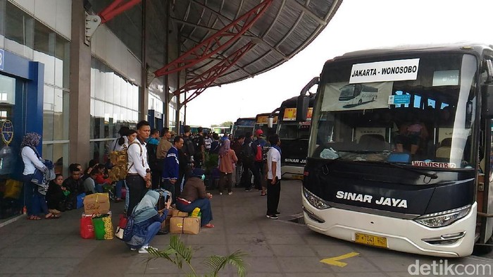 Fasilitas Mudik di Terminal Pulogebang Masih Minim