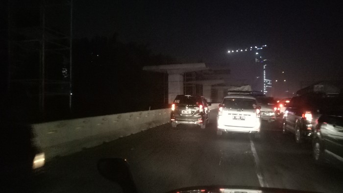 Dampak Contraflow di Cikarang Utama, Cikampek-Jakarta Macet 12 Km