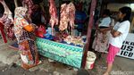 Pedagang Daging Musiman Buka Lapak di Jati Asih