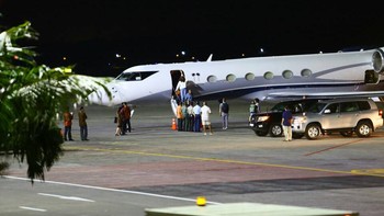 Obama bersama keluarga telah mendarat di Bandara Ngurah Rai, Bali. Selama enam hari, dia akan berlibur menikmati keindahan Pulau Dewata. Obama bersama keluarga pun bermalam di wilayah Ubud. Foto: Istimewa
