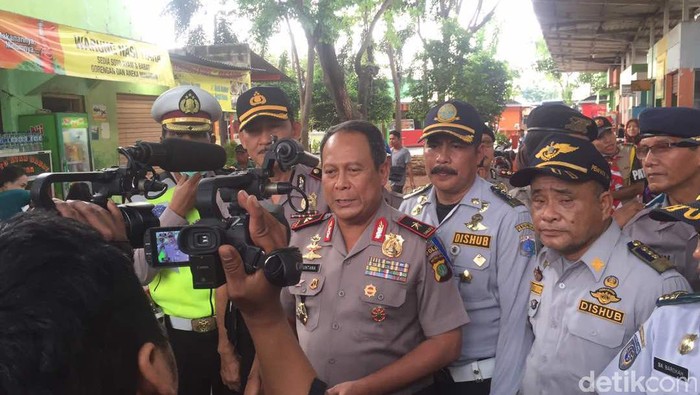 Wakapolda Metro Cek Pengamanan Mudik di Terminal Kalideres