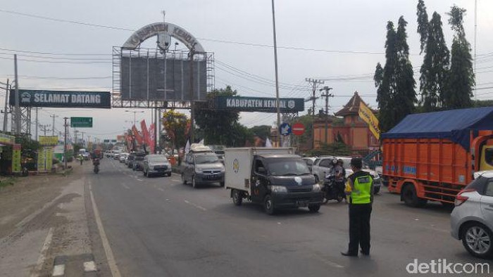 Pagi hingga Sore, Jalur Lingkar Kaliwungu Kendal Dipadati Pemudik