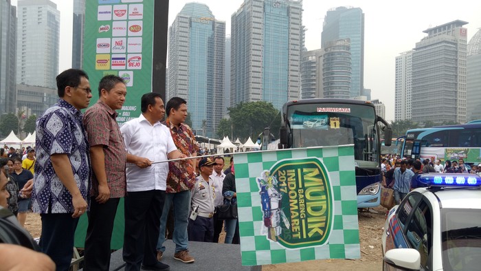 Sekda DKI Berangkatkan 5.000 Pemudik Gratis ke 8 Kota Besar
